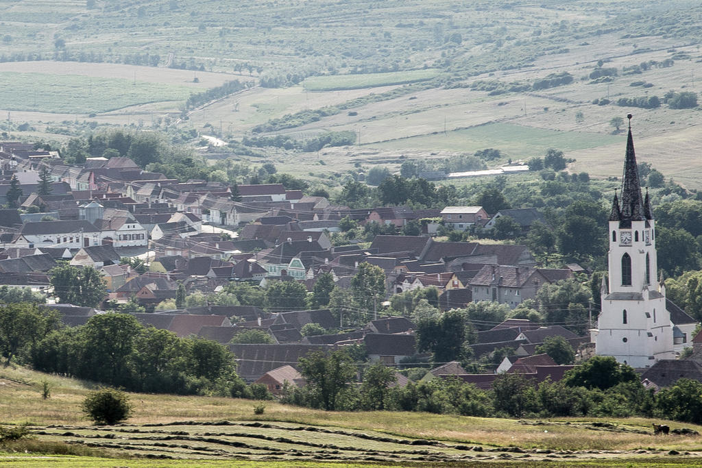 Pensiunea Poarta Oilor Gîrbova Exteriér fotografie