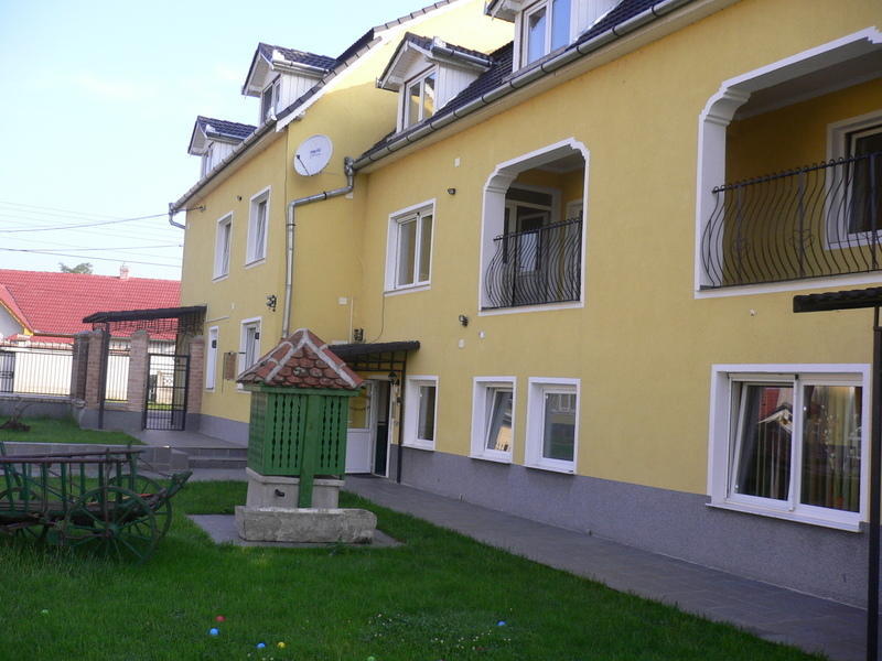 Pensiunea Poarta Oilor Gîrbova Exteriér fotografie