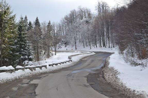Pensiunea Poarta Oilor Gîrbova Exteriér fotografie