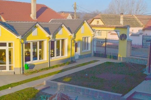 Pensiunea Poarta Oilor Gîrbova Exteriér fotografie
